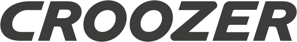 Logo von CROOZER in fetten, schwarzen Großbuchstaben auf weißem Hintergrund.